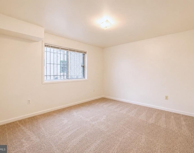4921 Quarles Street Ne - Photo Thumbnail 8