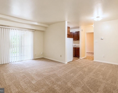 4921 Quarles Street Ne - Photo Thumbnail 1
