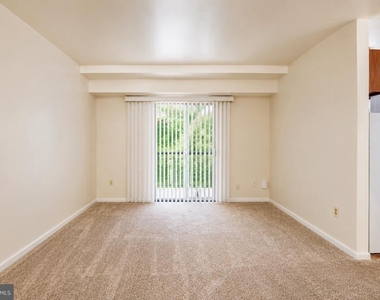 4921 Quarles Street Ne - Photo Thumbnail 2