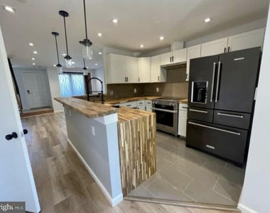 2433 18th Street Ne - Photo Thumbnail 1