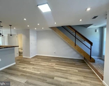 2433 18th Street Ne - Photo Thumbnail 5