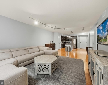 440 L Street Nw - Photo Thumbnail 4