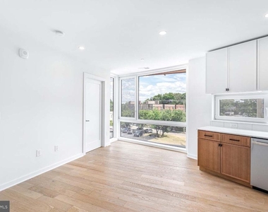 1522 Rhode Island Avenue Ne - Photo Thumbnail 2