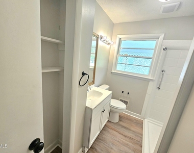 408 Oak Street - Photo Thumbnail 14