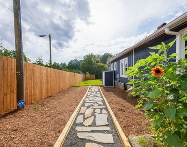 3309 Spector Street - Photo Thumbnail 12