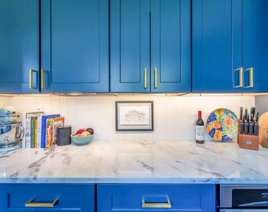3309 Spector Street - Photo Thumbnail 2