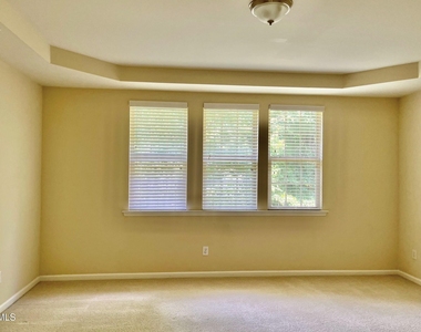 525 Sandy Whispers Place - Photo Thumbnail 8