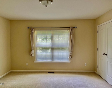 525 Sandy Whispers Place - Photo Thumbnail 17