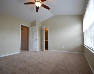 8026 River Watch Lane - Photo Thumbnail 15