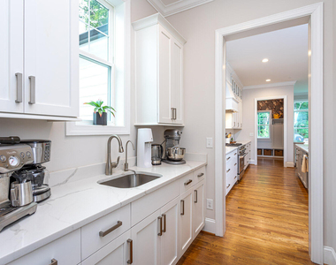 801 Carolina Avenue - Photo Thumbnail 5