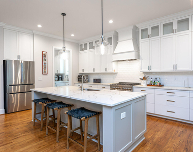 801 Carolina Avenue - Photo Thumbnail 2