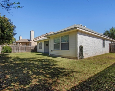 3300 Winding Shore Ln - Photo Thumbnail 32