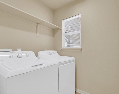 3300 Winding Shore Ln - Photo Thumbnail 22