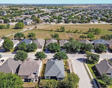 3300 Winding Shore Ln - Photo Thumbnail 25