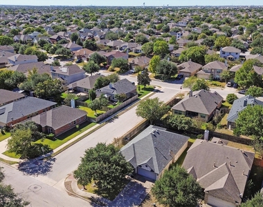3300 Winding Shore Ln - Photo Thumbnail 31
