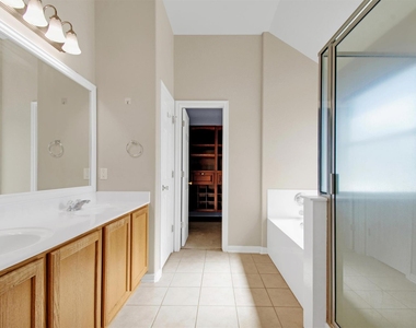 3300 Winding Shore Ln - Photo Thumbnail 14