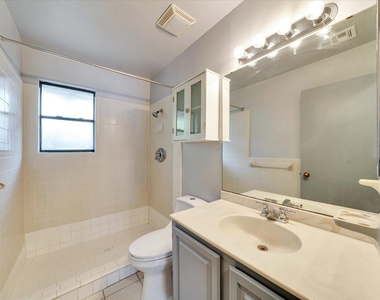 1130 Bois D'arc St - Photo Thumbnail 11