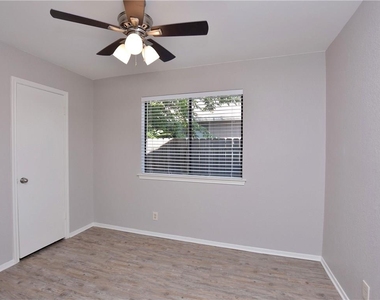 802 Primrose Ln - Photo Thumbnail 19