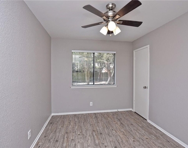 802 Primrose Ln - Photo Thumbnail 20