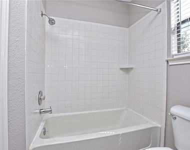 802 Primrose Ln - Photo Thumbnail 18