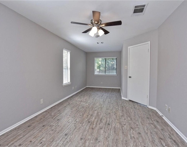 802 Primrose Ln - Photo Thumbnail 14