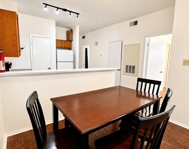 2801 Rio Grande St - Photo Thumbnail 4
