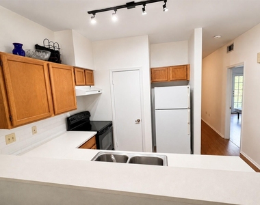 2801 Rio Grande St - Photo Thumbnail 5