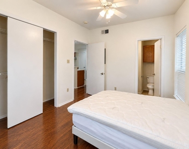 2801 Rio Grande St - Photo Thumbnail 12