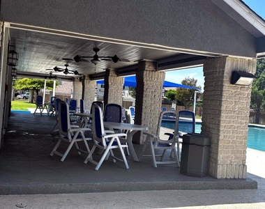 303 Bello Dr - Photo Thumbnail 14