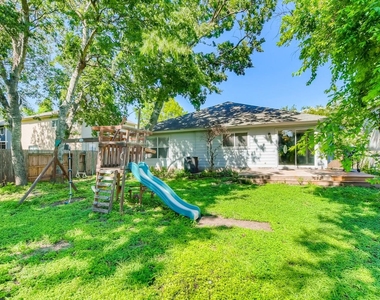 303 Bello Dr - Photo Thumbnail 10