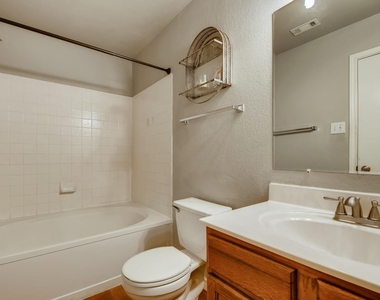 303 Bello Dr - Photo Thumbnail 6