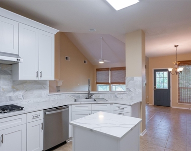1106 Camden Cv - Photo Thumbnail 6