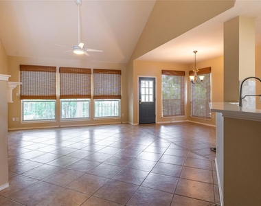 1106 Camden Cv - Photo Thumbnail 4