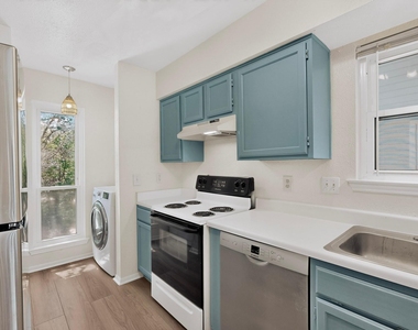 2450 Wickersham Ln - Photo Thumbnail 15
