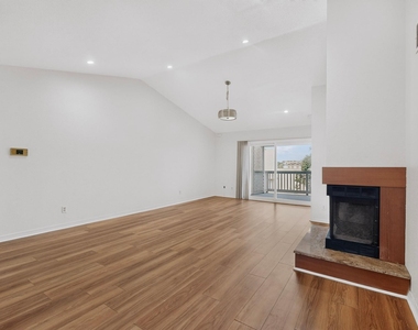 2450 Wickersham Ln - Photo Thumbnail 2