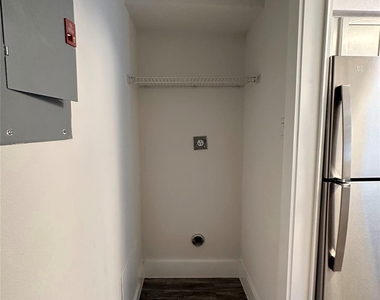 8806 Schick Rd - Photo Thumbnail 4