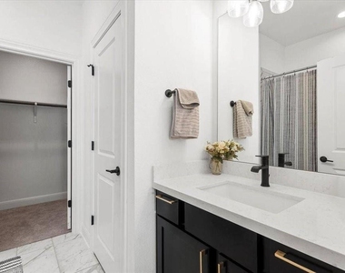 1224 Umblachery St - Photo Thumbnail 27