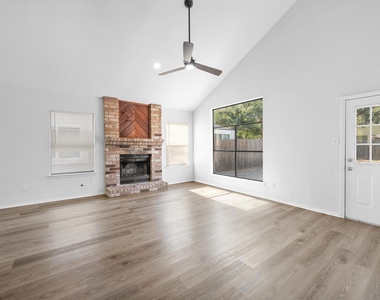15902 De Peer Ave - Photo Thumbnail 1