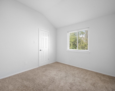15902 De Peer Ave - Photo Thumbnail 7
