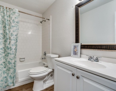 15902 De Peer Ave - Photo Thumbnail 8