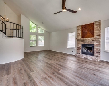 15902 De Peer Ave - Photo Thumbnail 3