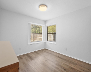 15902 De Peer Ave - Photo Thumbnail 5