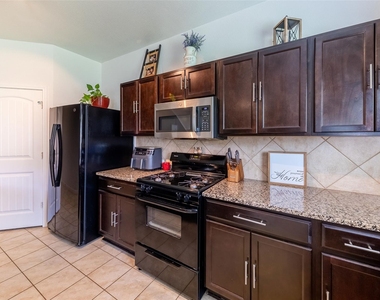 290 Northern Flicker St - Photo Thumbnail 10