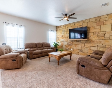 290 Northern Flicker St - Photo Thumbnail 5