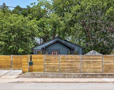2714 E 2nd St - Photo Thumbnail 33