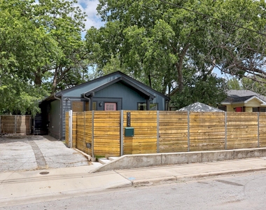 2714 E 2nd St - Photo Thumbnail 31