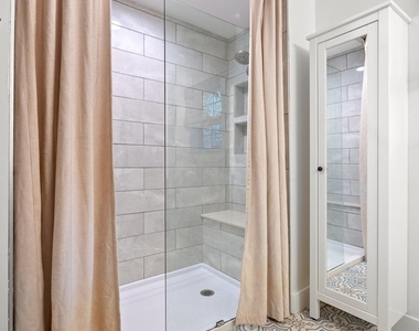2714 E 2nd St - Photo Thumbnail 11