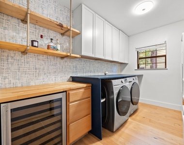 2714 E 2nd St - Photo Thumbnail 7
