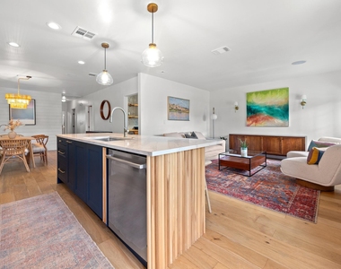 2714 E 2nd St - Photo Thumbnail 24