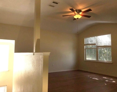 14208 Sumatra Ln - Photo Thumbnail 6